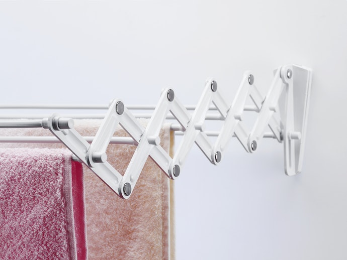 Retractable and Foldable Drying Racks Are Space-Savers