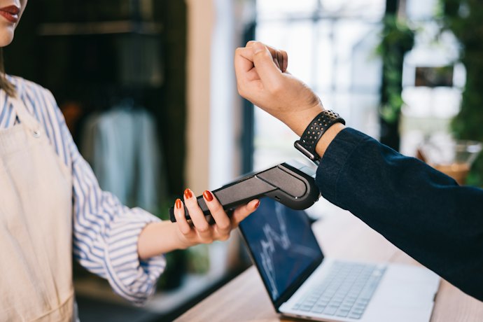 For Contactless Payments: Look for NFC Support or Apple Pay Compatibility