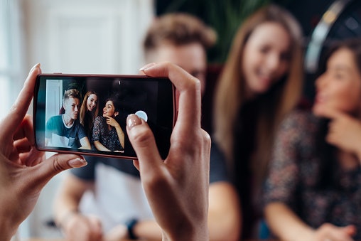 Midrange A Series (A25, A34): Better Cameras, OLED Screens, and Faster Performance