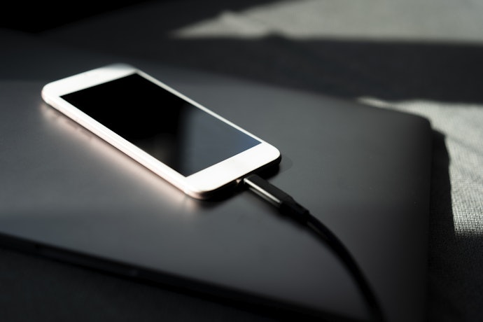 Avoid Getting Non-MFi Lightning Cables As They May Pose Risks