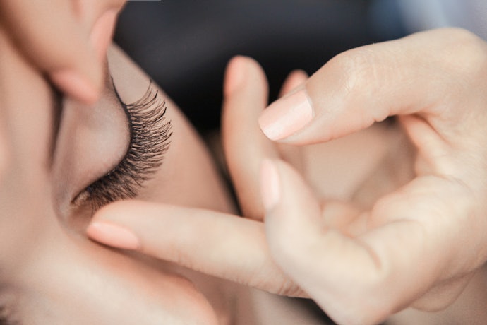 Get Natural-Looking Lashes With Snap-On Eyelashes