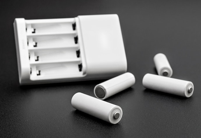 Choose NiMH Rechargeables for Daily Gadgets and Gaming Controllers