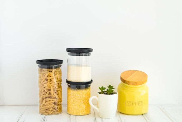 Organize Your Pantry With Plastic Containers