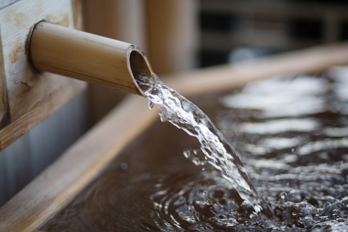 Look for Thermal Spring Water to Soothe Oily and Acne-Prone Skin Without the Dryness or Irritation