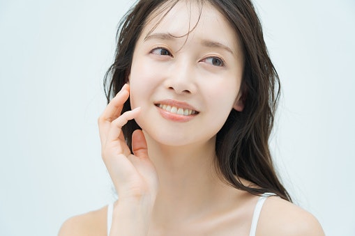 For Long-lasting, Deep Hydration: Hyaluronic Acid