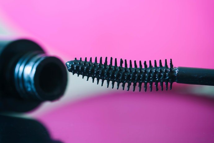 Curved Brushes Give Your Lashes a Nice Curl