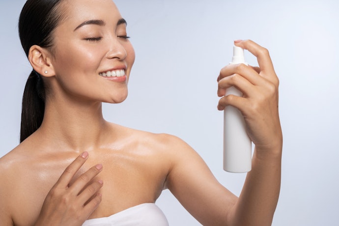 Spray Toners: Great for Multi-Area Use, Including Back, Shoulders, and Scalp