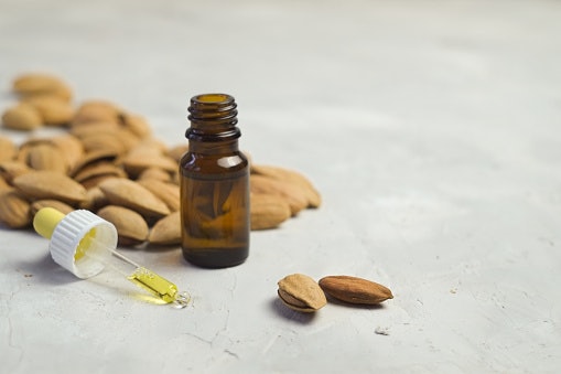 For Dry Skin, Get a Nourishing and Hydrating Face Oil