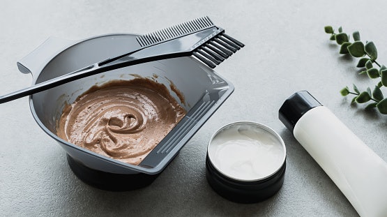 Low-Ammonia or Ammonia-Free Formulas for Sensitive Scalps