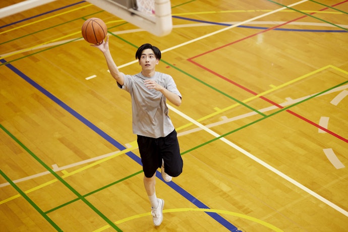 For Indoor Use: Prioritize Grip and Professional Feel for Smooth Court Surfaces
