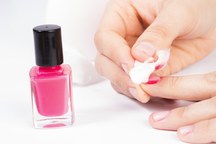 Pure Acetone: Effectively Dissolves Acrylics and Nail Extensions