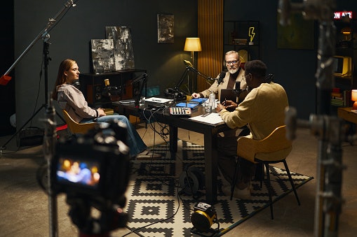 Go for an Omnidirectional Mic if You’re Streaming With a Group