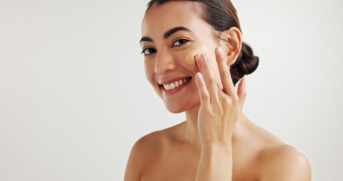 Pick Long-Wearing and Non-Sticky Formulas for Humid Weather