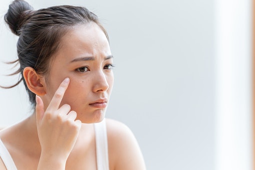 Combination Skin: Look for Balanced, Natural-Finish Formulas