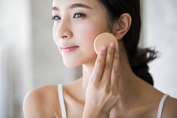 Translucent Pressed Powder Is Perfect for Setting Liquid Face Makeup