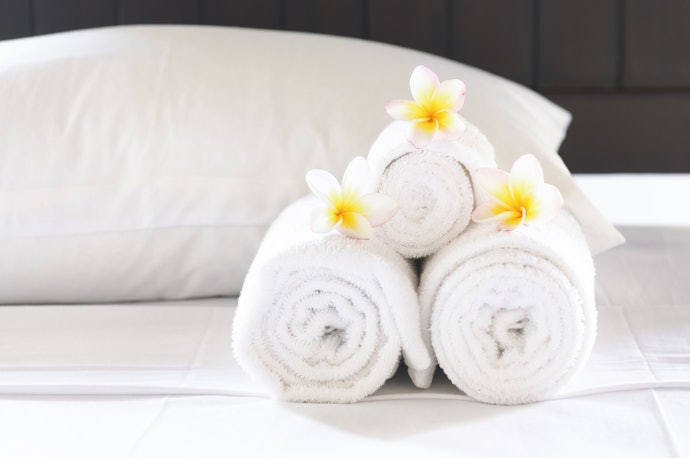 White Bath Towels for a Clean and Minimalist Look